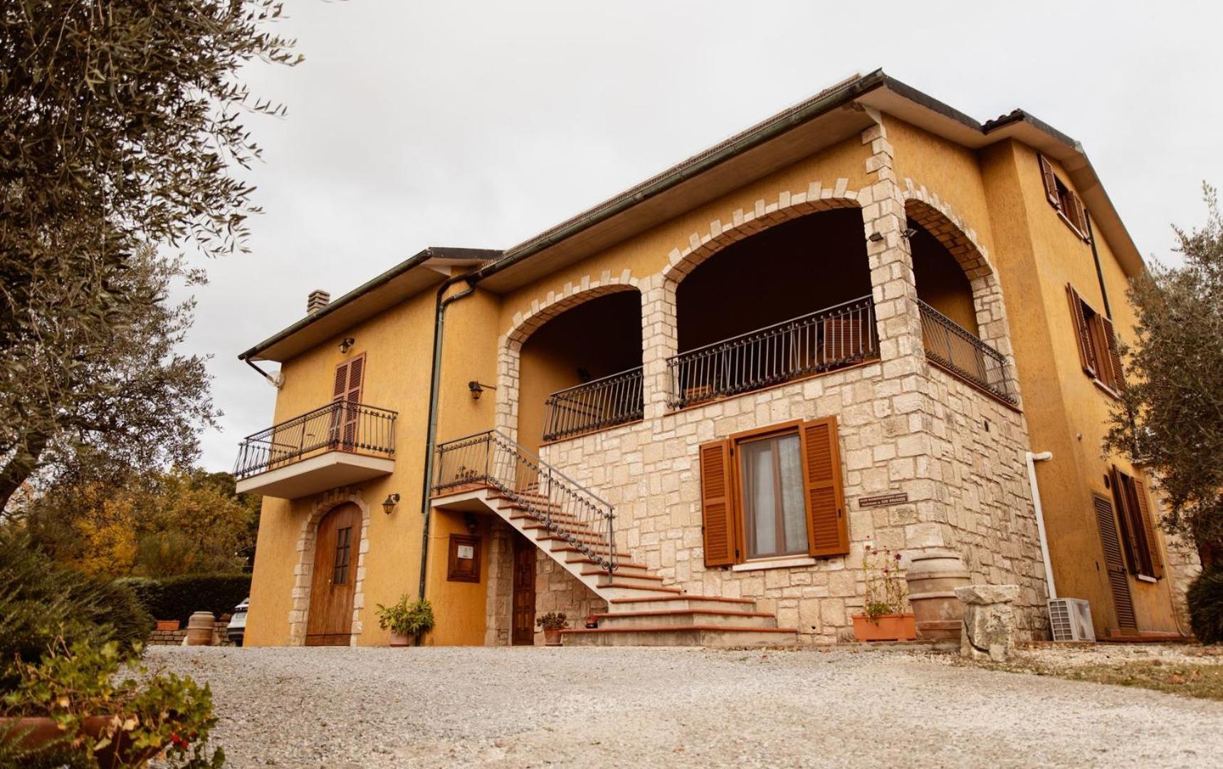 Agriturismo La Sede Di Carlo Saturnia Bagian luar foto